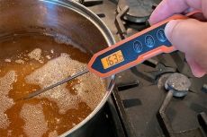 ��������� ��� ���� ThermoPro TP-15H (�� -50 �� +300 �C) �� ����� �� ����������� ����� � ��������������� �������